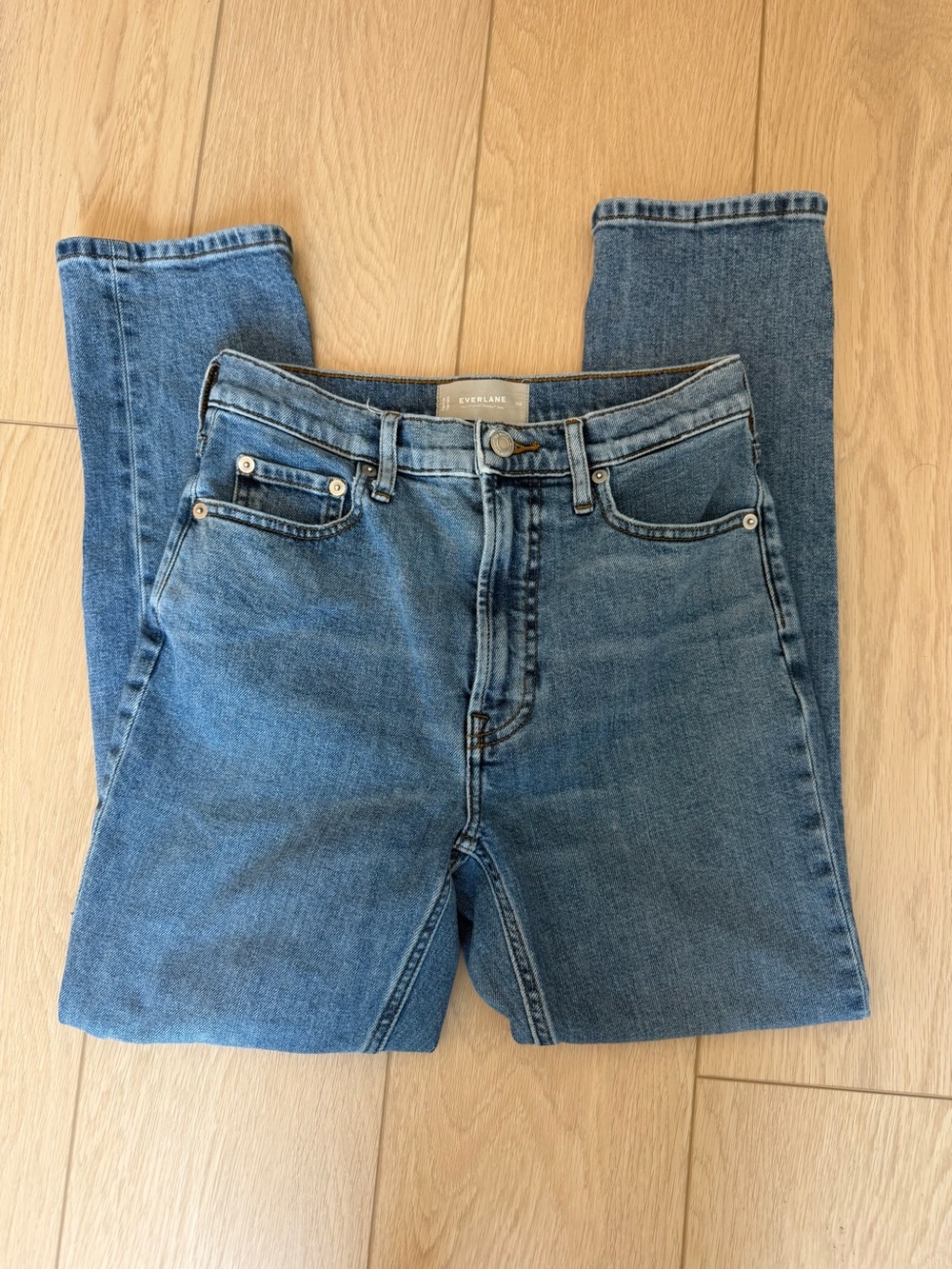 Everlane the original cheeky Jean 25S in Medium Blue